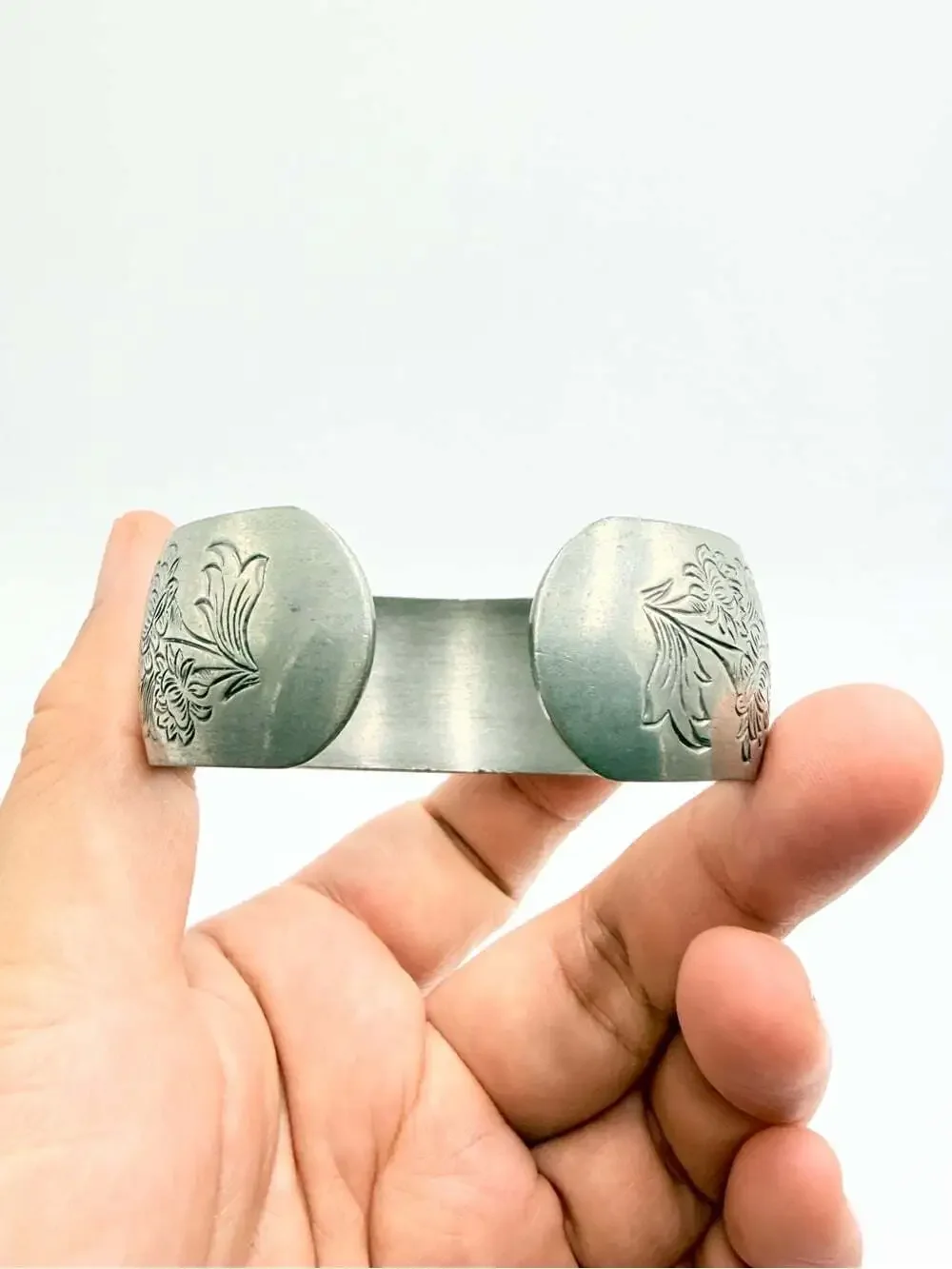 Vintage Kirk Pewter Chrysanthemum Cuff Bracelet – 900-11